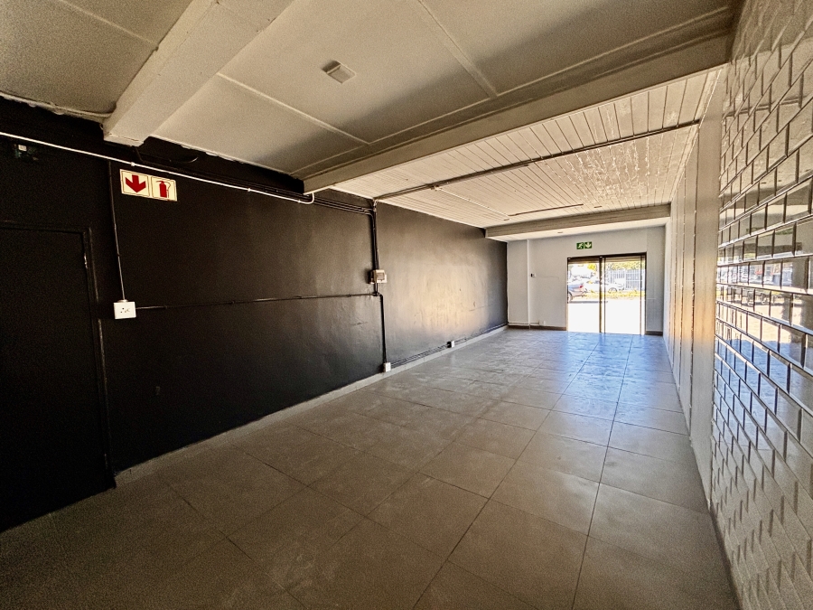 To Let commercial Property for Rent in De Kuilen Western Cape